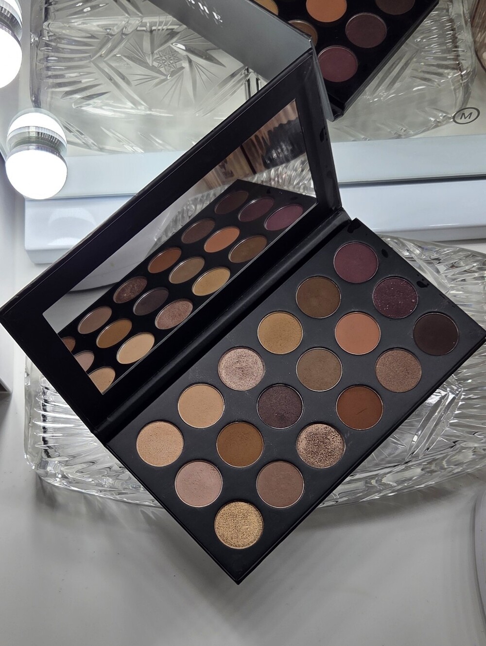 Morphe 18T Truth or Bare Artistry Eyeshadow Palette 18 Shades - Picture 3 of 5